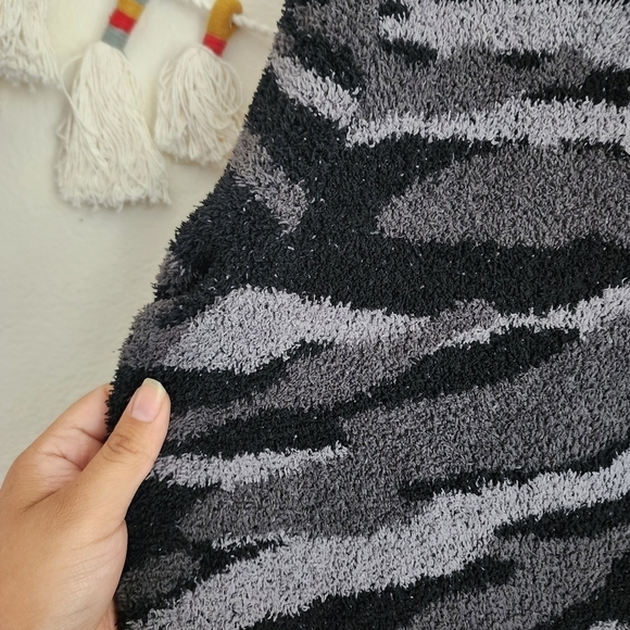 Barefoot Dreams Cozychic Seaside Camo Crewneck Knit Black Pullover Soft Comfy 2x - Picture 7 of 10